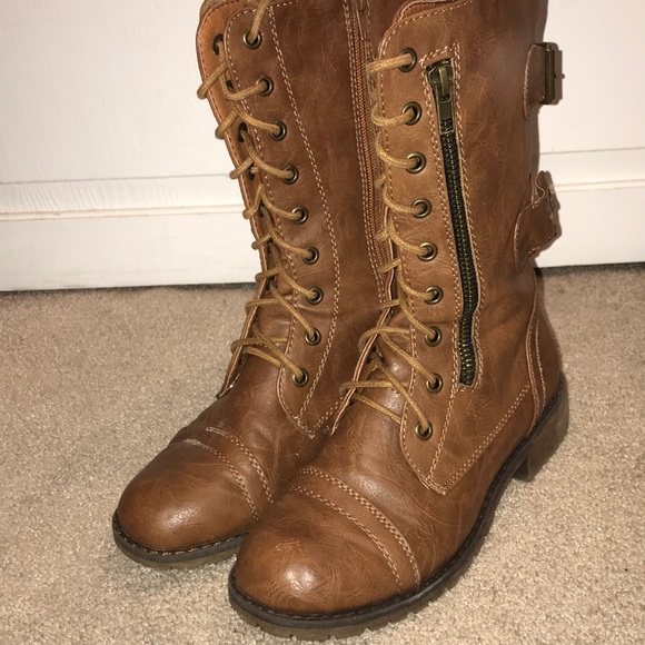 Boots - Picture 2 of 7